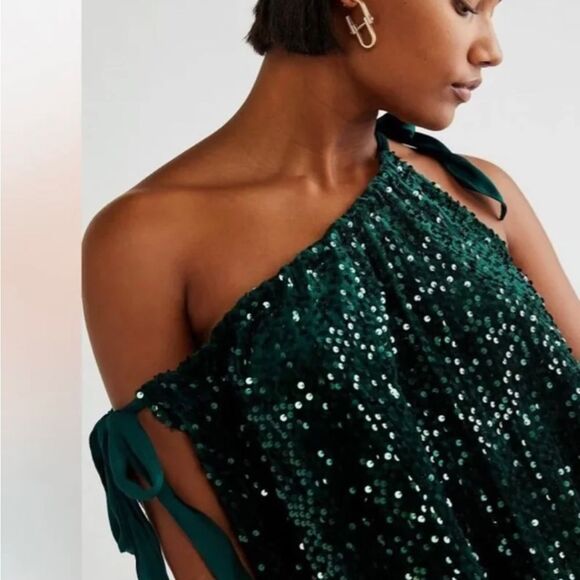 Free People Nova Convertible Sequin Mini
Size L,XS green
NWOT - Picture 6 of 11
